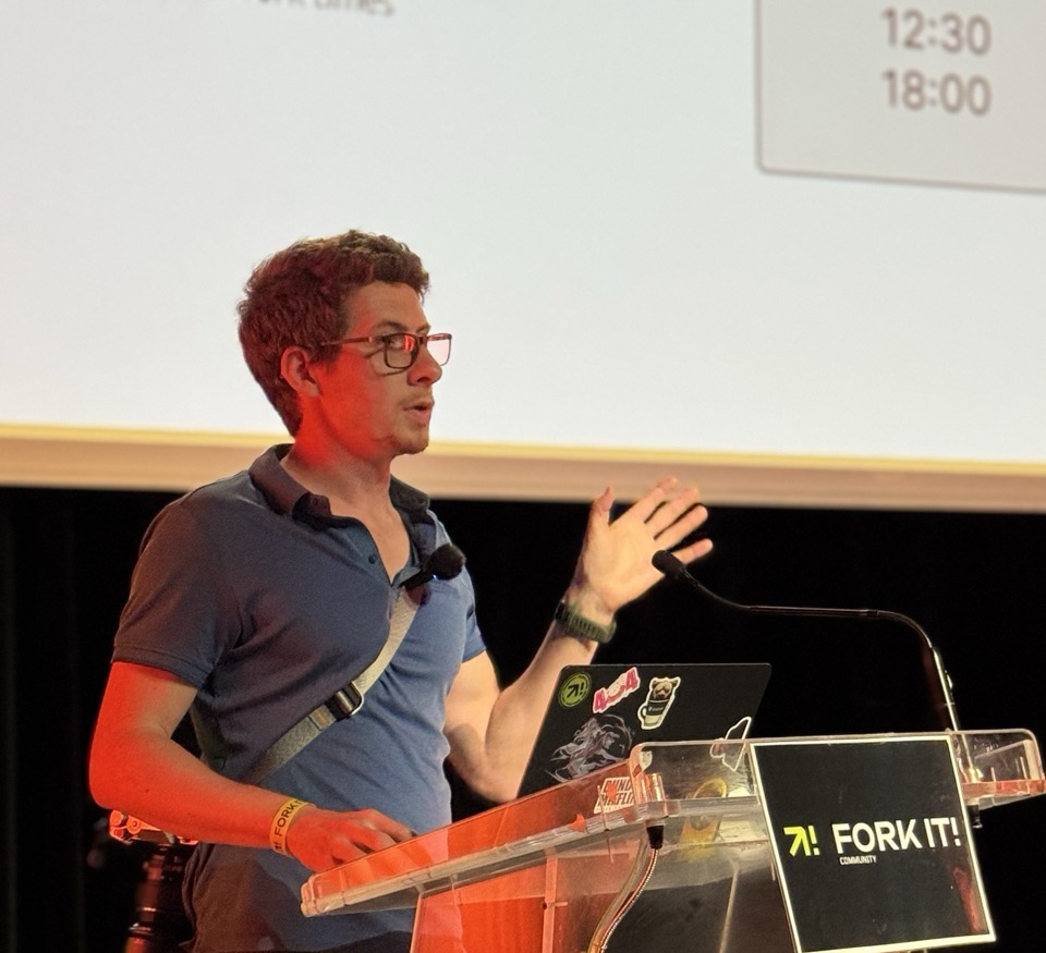 Matthieu Coulon speaking at Fork it! Tunis